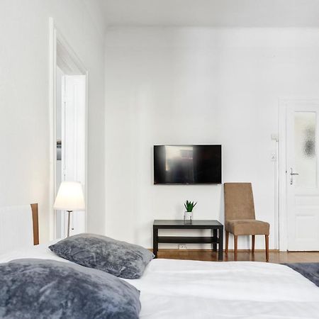 Beautiful 2Br Aptartment 12 Minutes To Downtown Виена Екстериор снимка